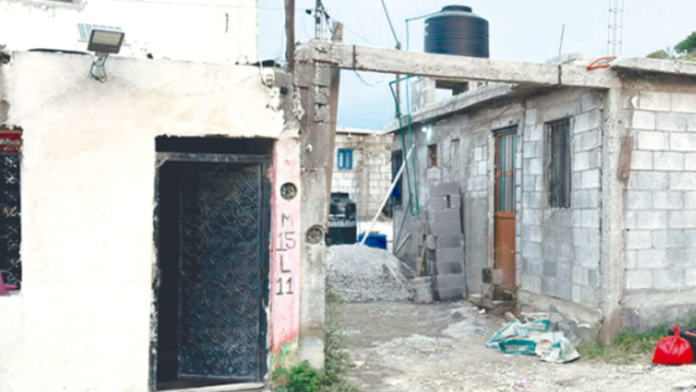 ¡Tragedia en plena obra! Albañil cae de 3 metros y muere en Saltillo